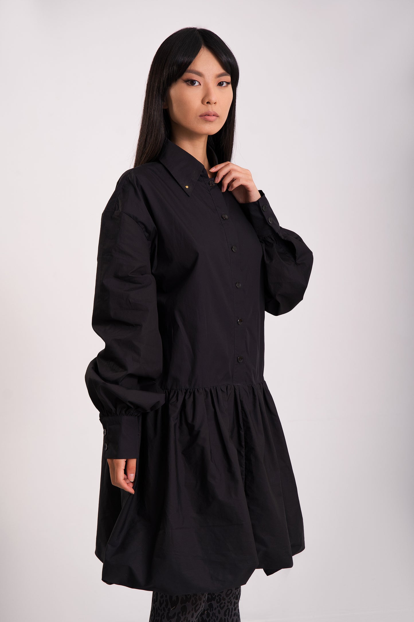 Camisa negra de gran tamaño