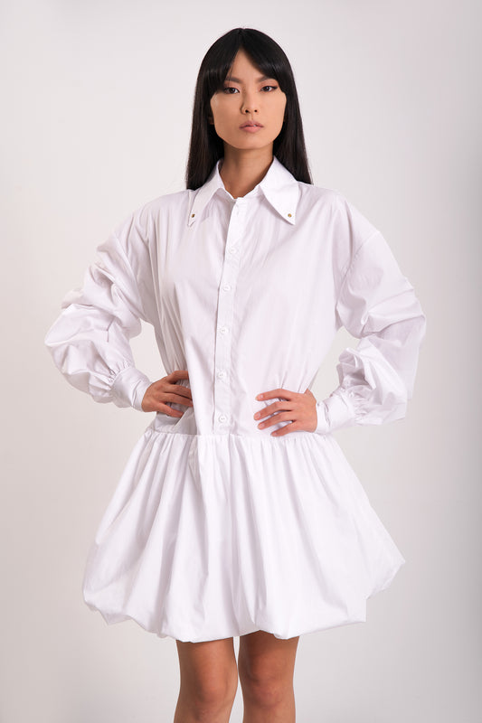 Camisa blanca de gran tamaño