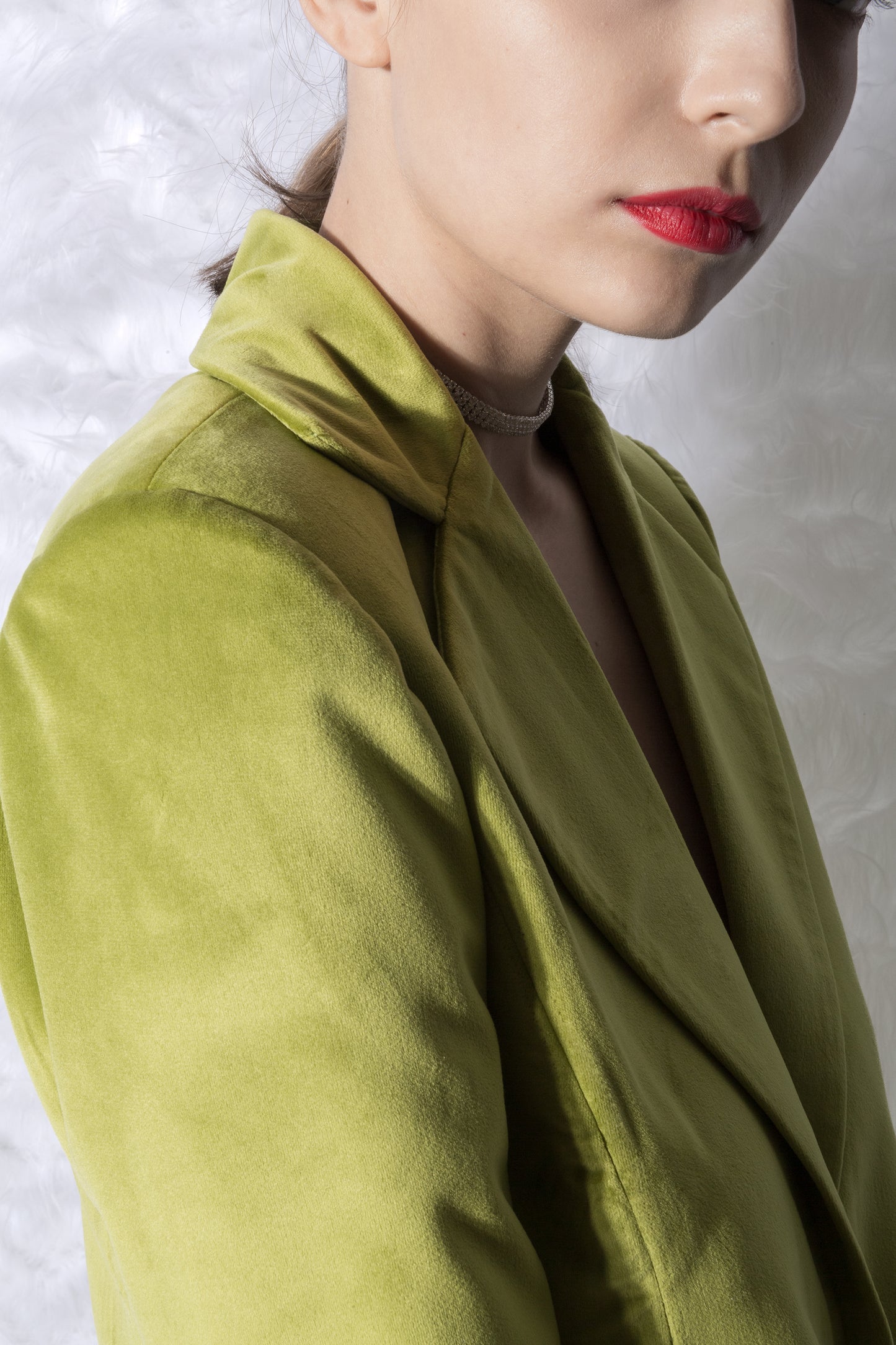 Olivgrüne Samtjacke