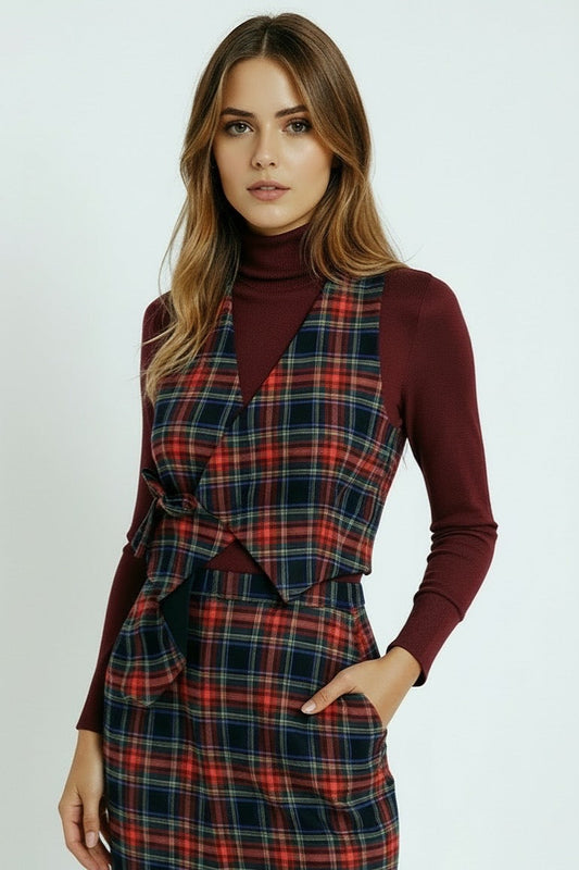 Asymmetric reversible tartan ckeck vest