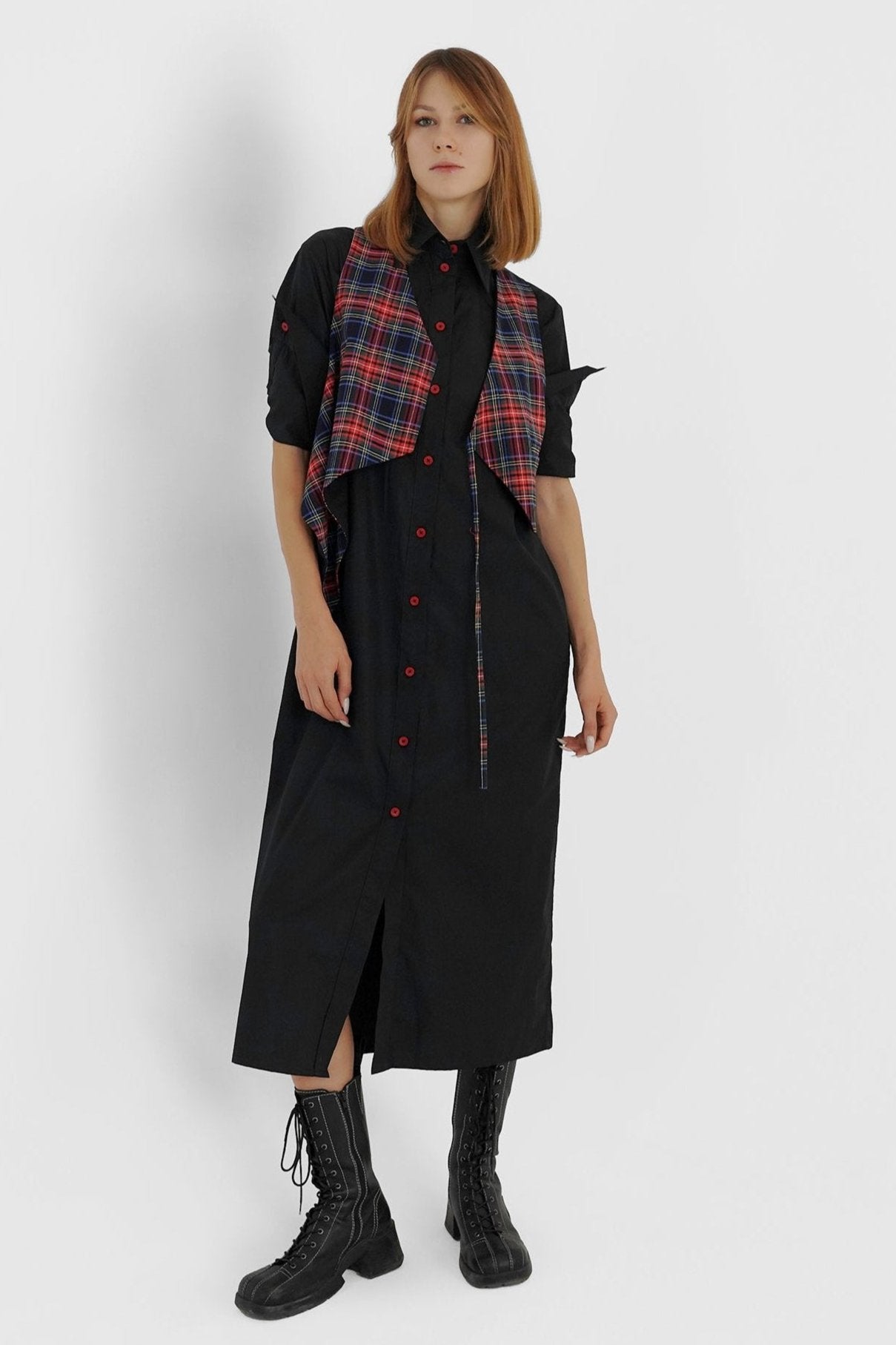 Asymmetric reversible tartan ckeck vest