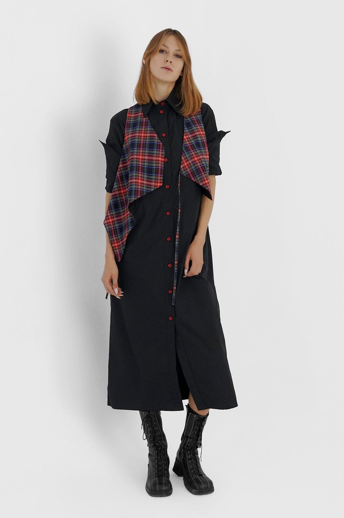 Asymmetric reversible tartan ckeck vest