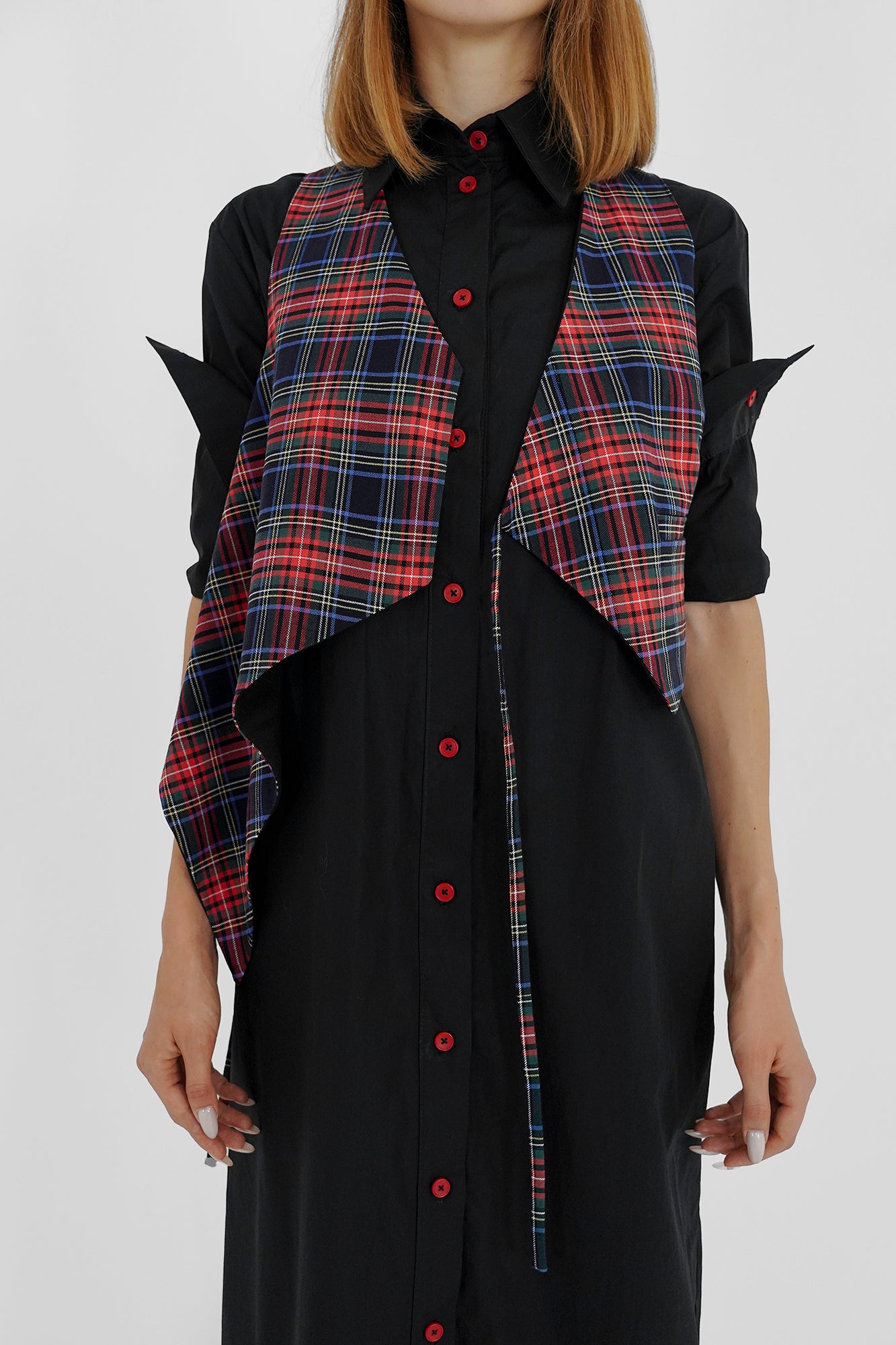 Asymmetric reversible tartan ckeck vest