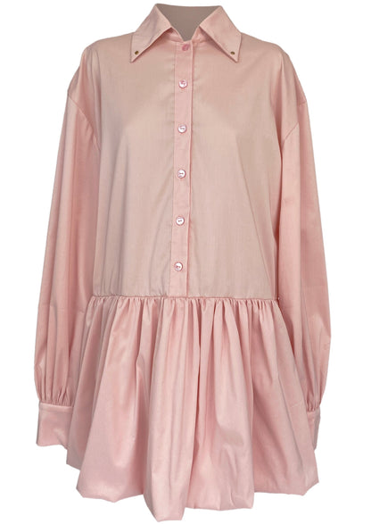 Übergroßes Rosenkleid